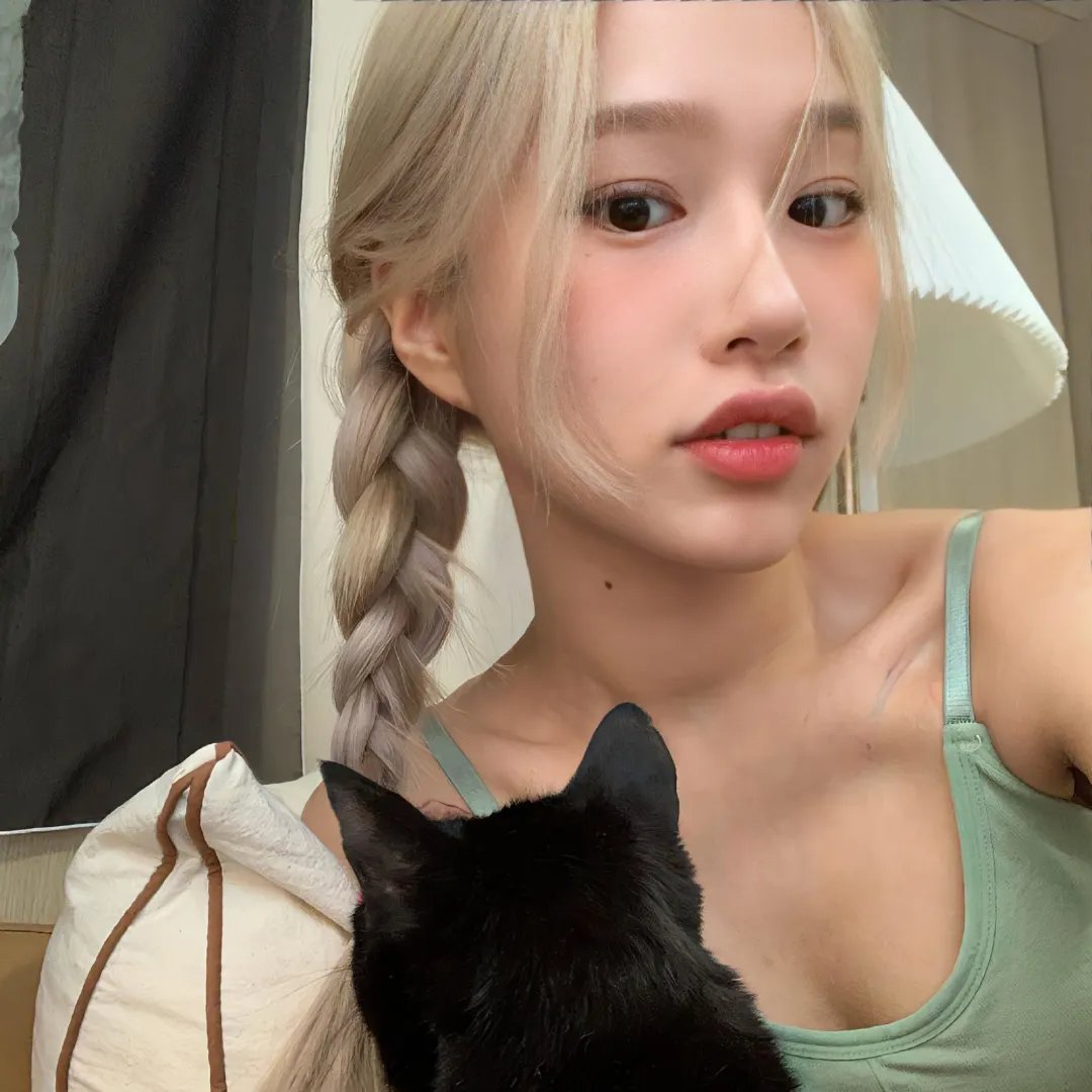 三层楼的女孩封面